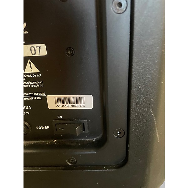Used Harbinger VARI V2315 Powered Speaker