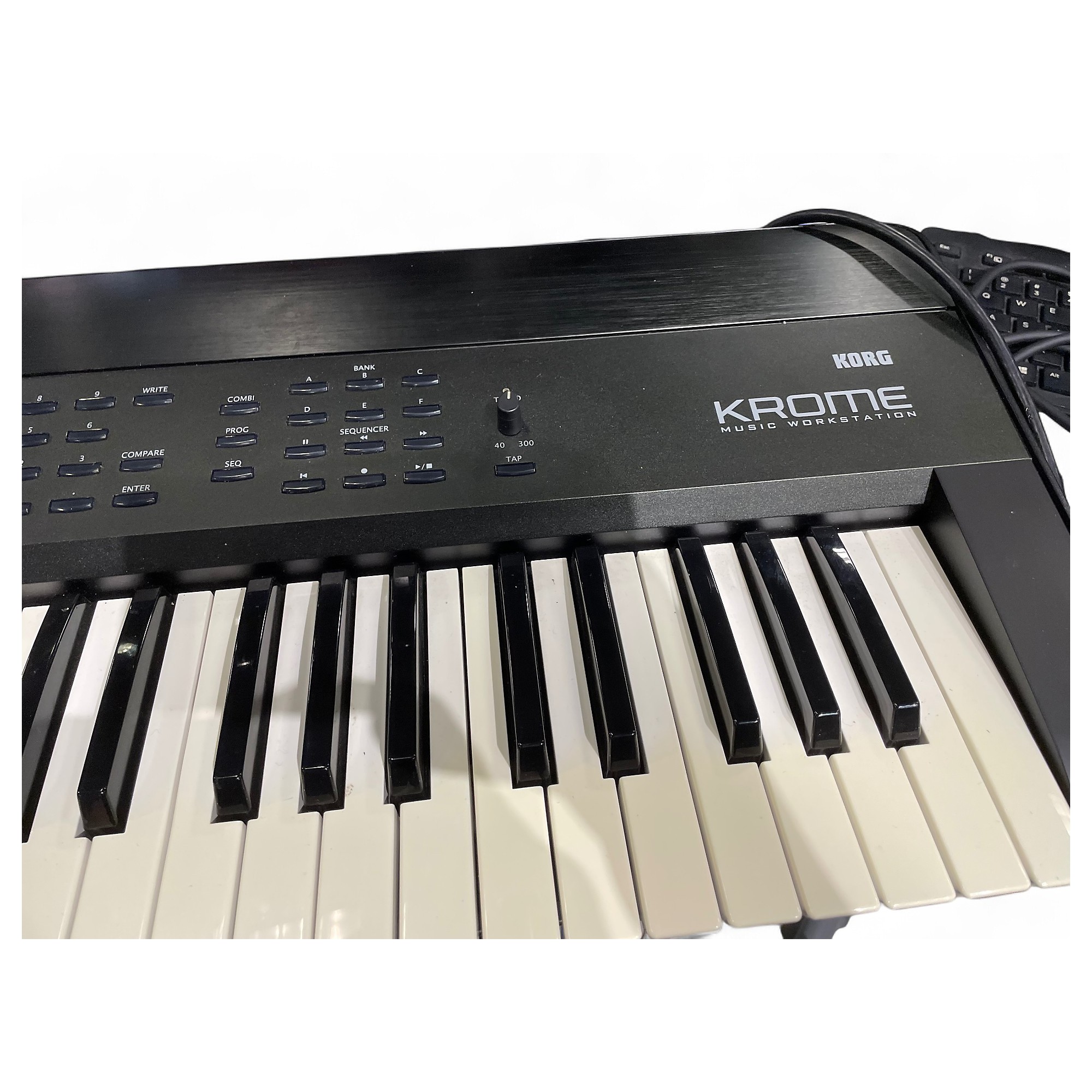 Used KORG Krome 73 Key Keyboard Workstation | Guitar Center