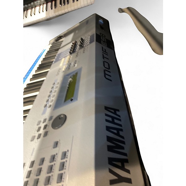 Used Yamaha Motif ES8 88 Key Keyboard Workstation