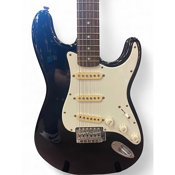 ギター Squier Standard Stratocaster BLK Fender Squier Standard Stratocaster, Black Metallic