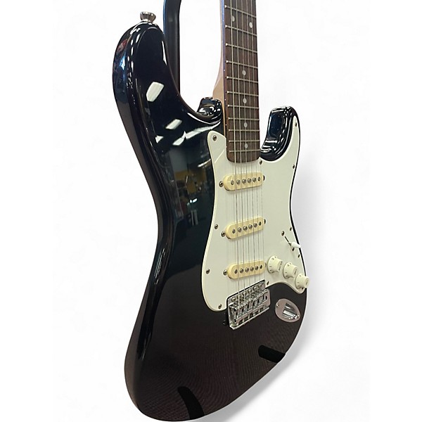 ギター Squier Standard Stratocaster BLK Squier Standard Stratocaster with Rosewood Fretboard - Black