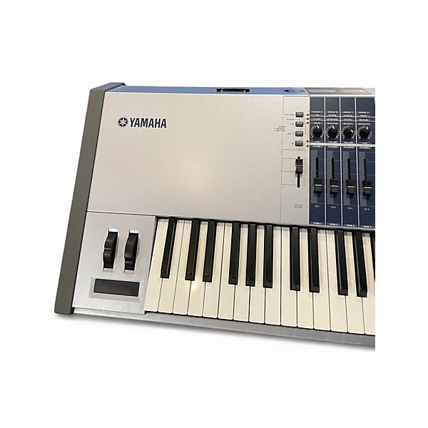 鍵盤楽器 YAMAHA MOTIF ES8 Used Yamaha Motif ES8 88 Key Keyboard Workstation | Guitar