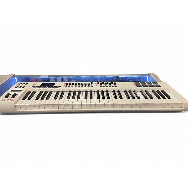 M-Audio Axiom 61 MIDIキーボード　used M-Audio Axiom 61 II Keyboard Controller | zZounds