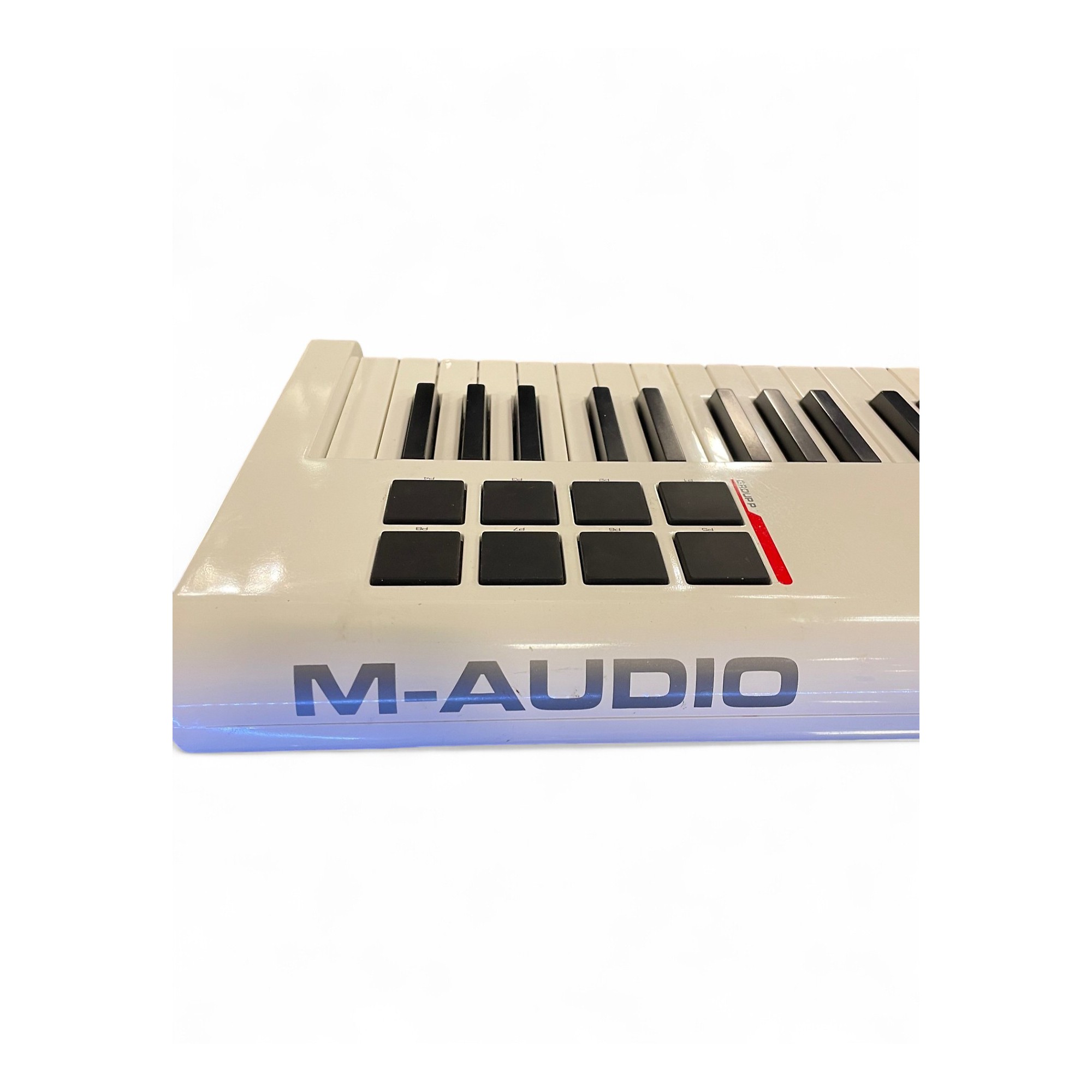 M-Audio Axiom 61 MIDIキーボード　used Used M-Audio Axiom Pro 61 Key MIDI Controller | Guitar Center