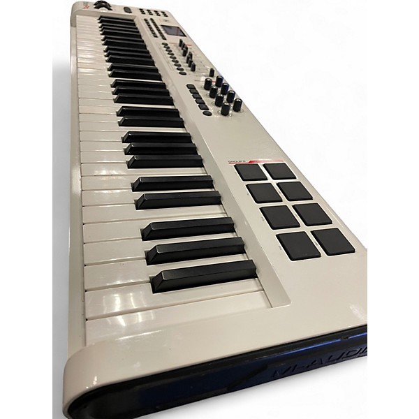 M-Audio Axiom 61 MIDIキーボード　used Used M-Audio Axiom Pro 61 Key MIDI Controller | Guitar Center