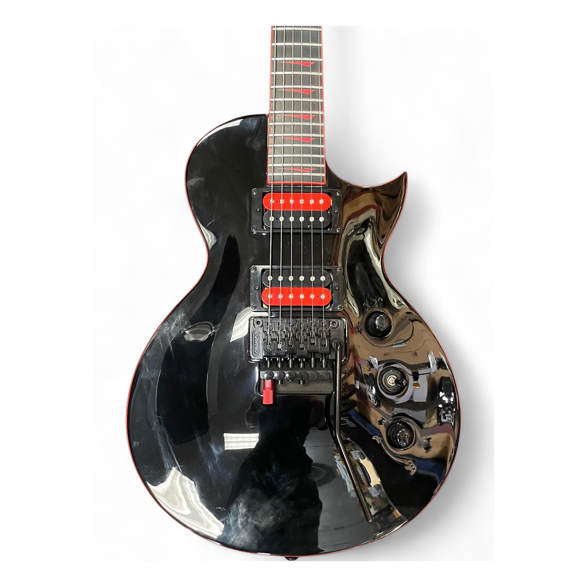 Kramer Assault ブラックエレキギター Kramer Modern, Stylish, and Ready to Rock – Gibson
