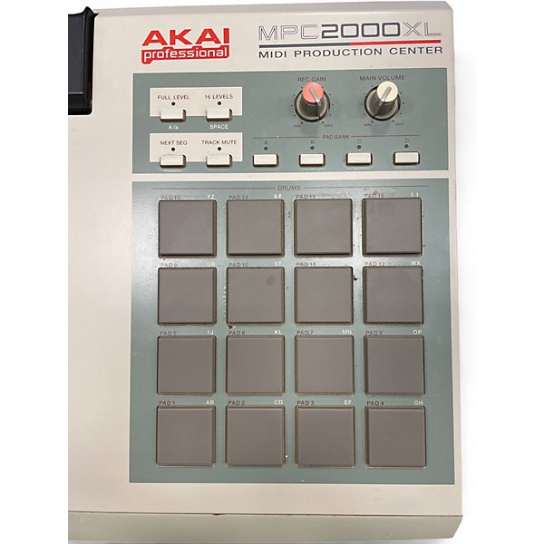 Used Akai Professional MPC2000XL Production Controller