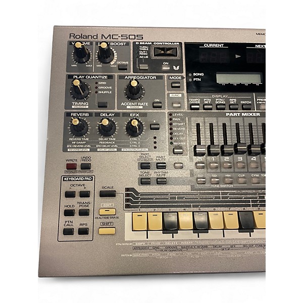 【ジャンク品】Roland MC-505 Groovebox リズムマシン Used Roland MC-505 GROOVEBOX Drum Machine | Guitar Center