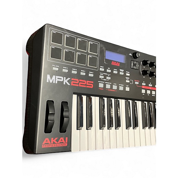 Used 2020s Akai Professional MPK225 25-Key MIDI Controller