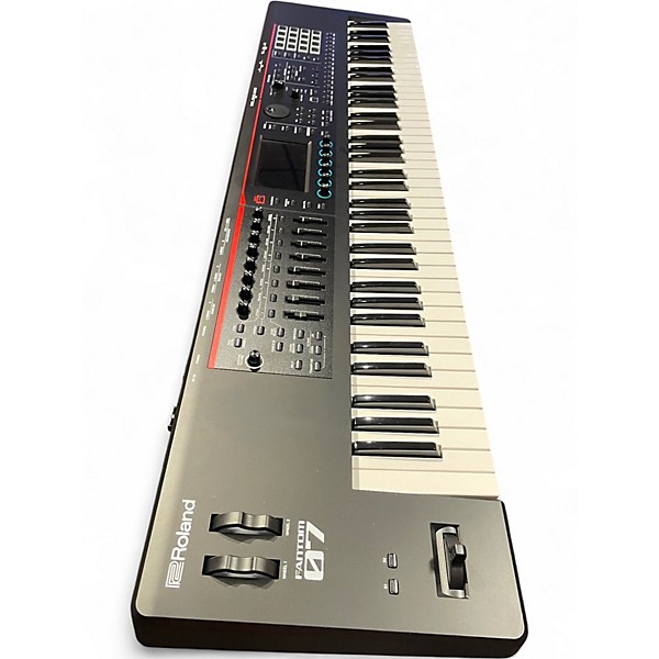 Used Roland fantom 07 Keyboard Workstation