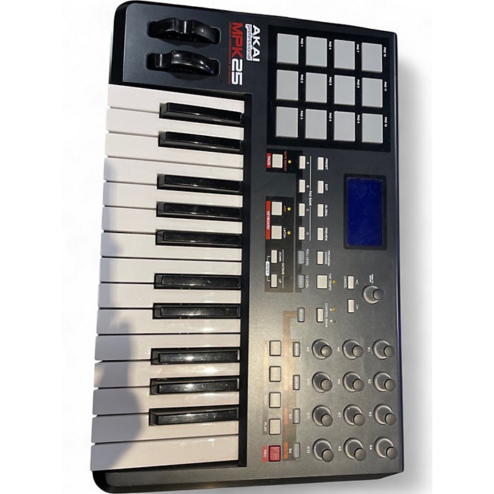 AKAI MPK225　中古品　本体のみ　 MIDIキーボード パッド付 AKAI MPK225 中古品 本体のみ MIDIキーボード パッド付 DTM・DAW