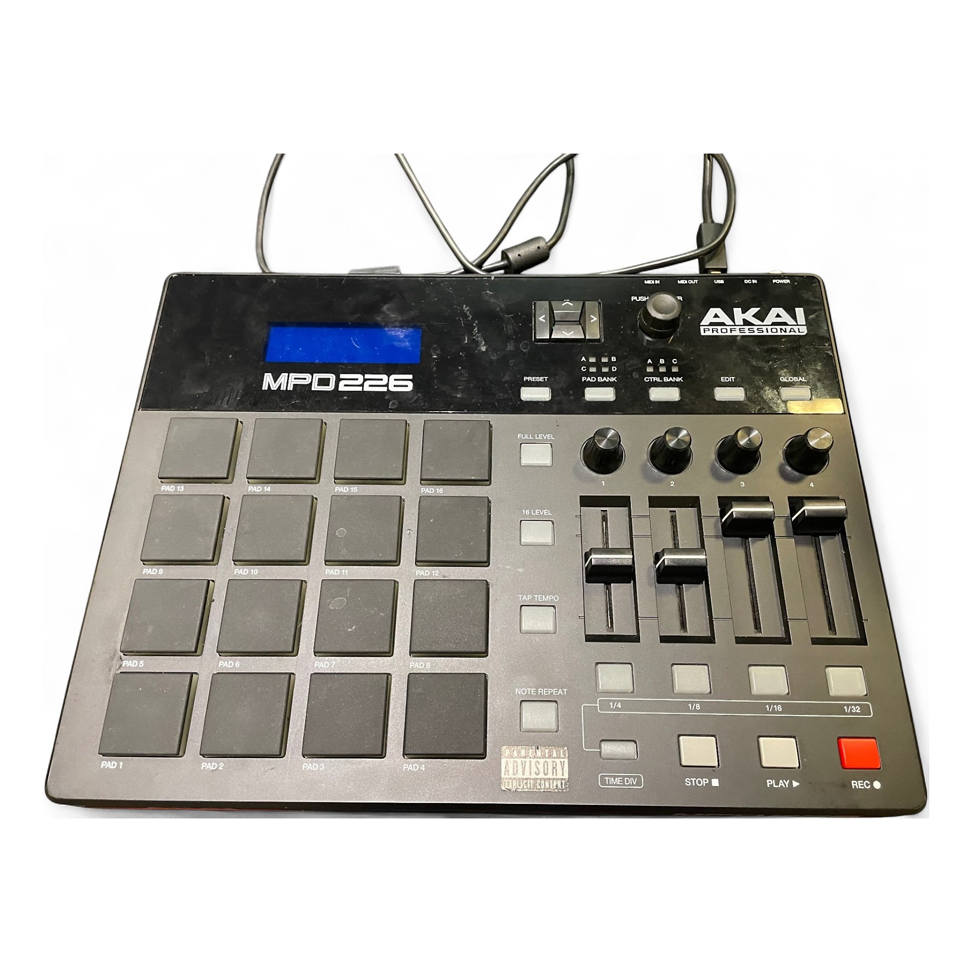 美品 AKAI MPD226 Akai MPD226 Feature-Packed, Highly Playable Pad Controller