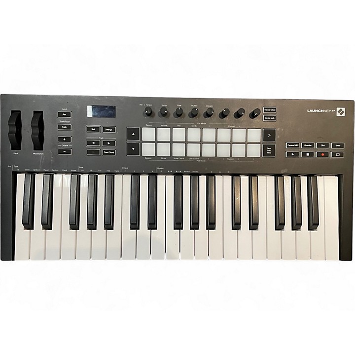 Novation Launchkey37 中古 Used Novation Launchkey 37 MIDI Controller | Guitar Center