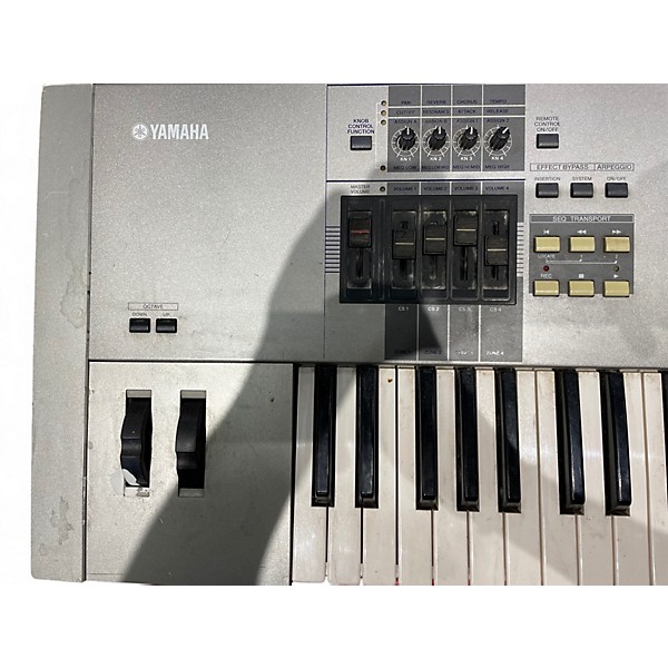 Used Yamaha Motif 6 61 Key Keyboard Workstation
