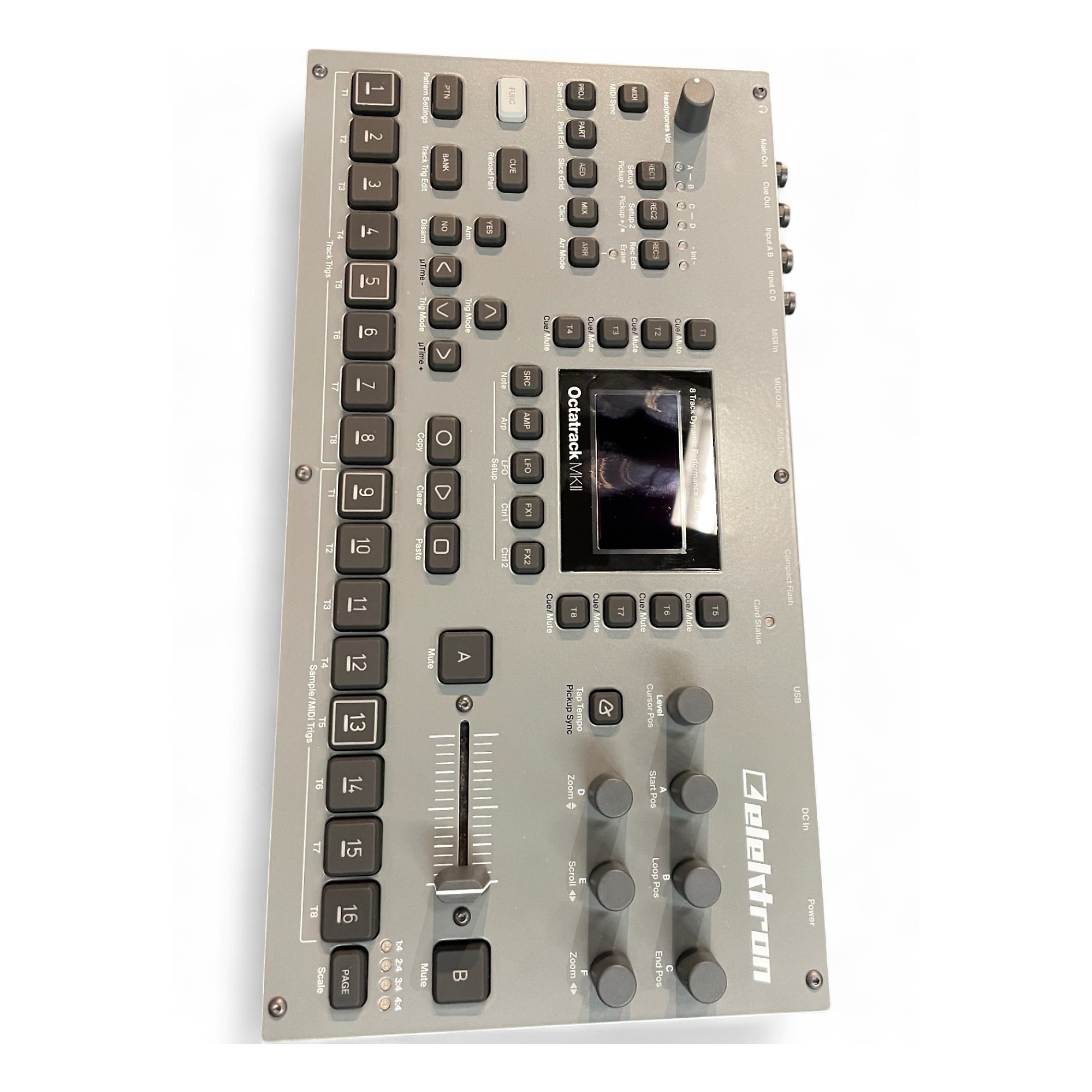 Elektron Octatrack MKII 本体 Amazon.com: Elektron Octatrack MKII 8-track Performance