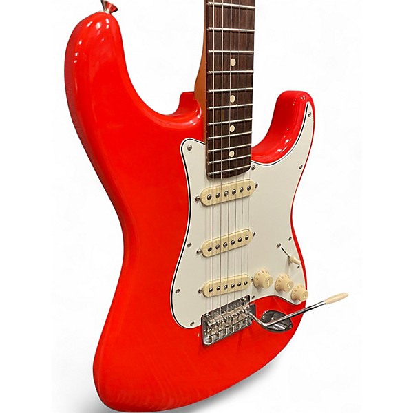 Used 2024 Fender PLAYER II STRATOCASTER  CORAL RED Solid Body Electric Guitar
