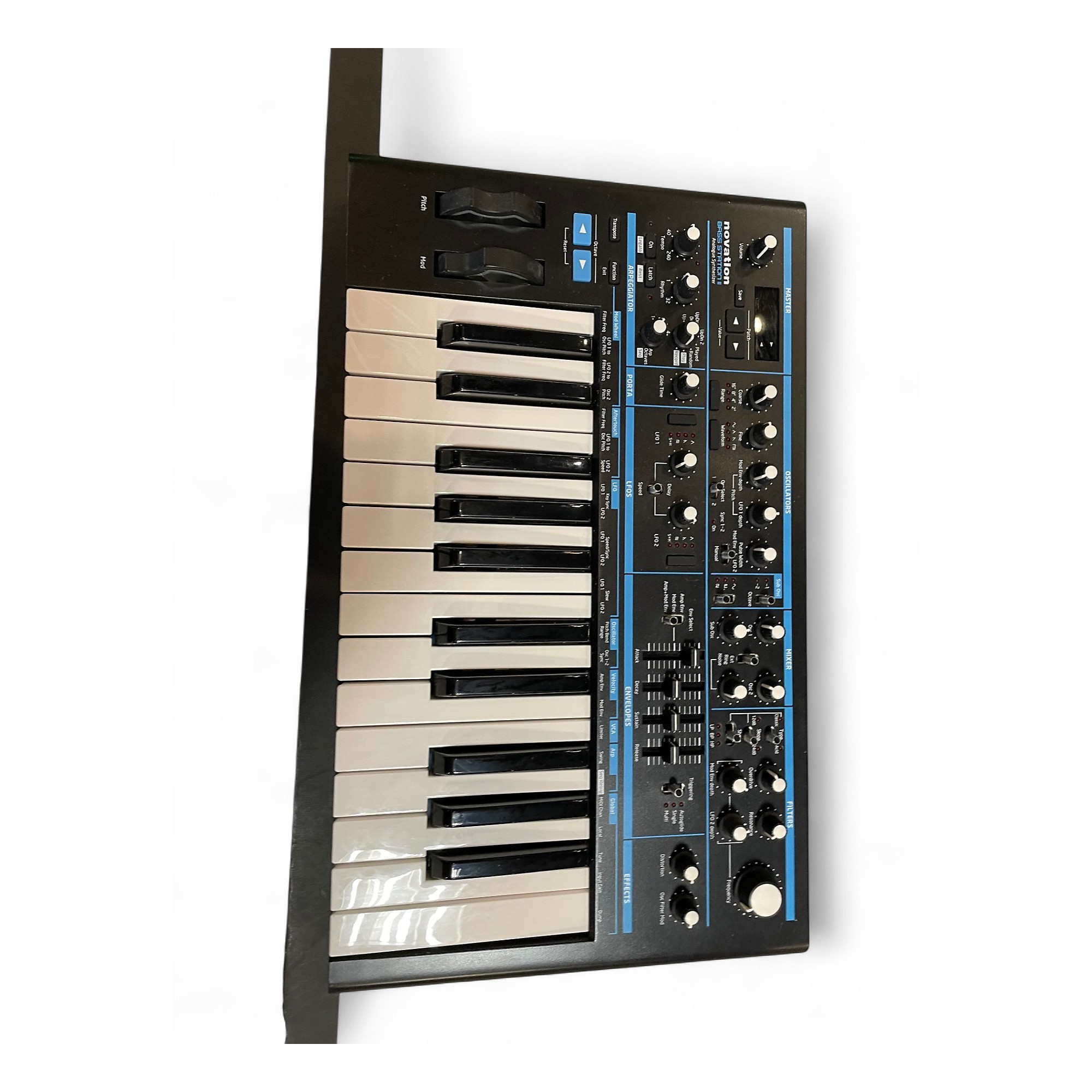 **Novation Bass Station - ヴィンテージ感溢れるアナロ… Used Novation Bass Station II Synthesizer | Guitar Center