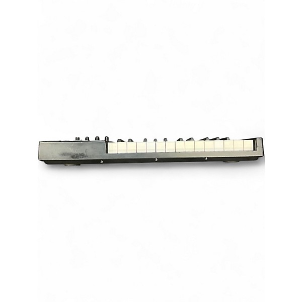 Used Alesis V25 25 Key MIDI Controller