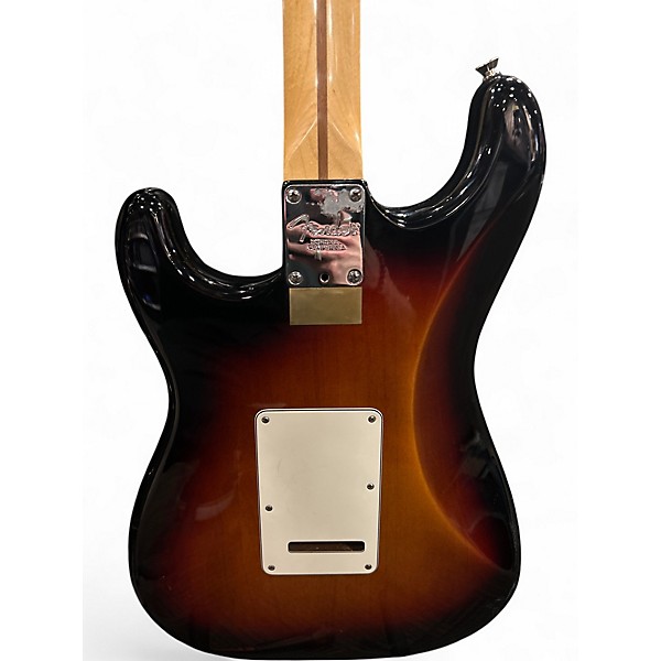 Used 2015 Fender AMERICAN STANDARD 2 Color Sunburst Solid Body Electric Guitar