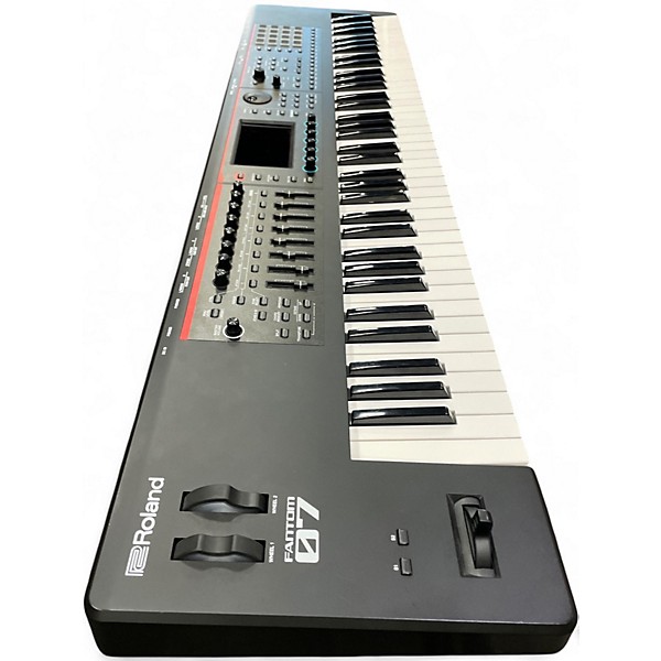 Used Roland Fantom 07 Keyboard Workstation