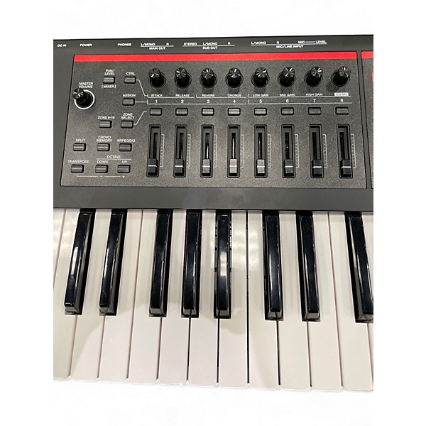 Used Roland Fantom 07 Keyboard Workstation