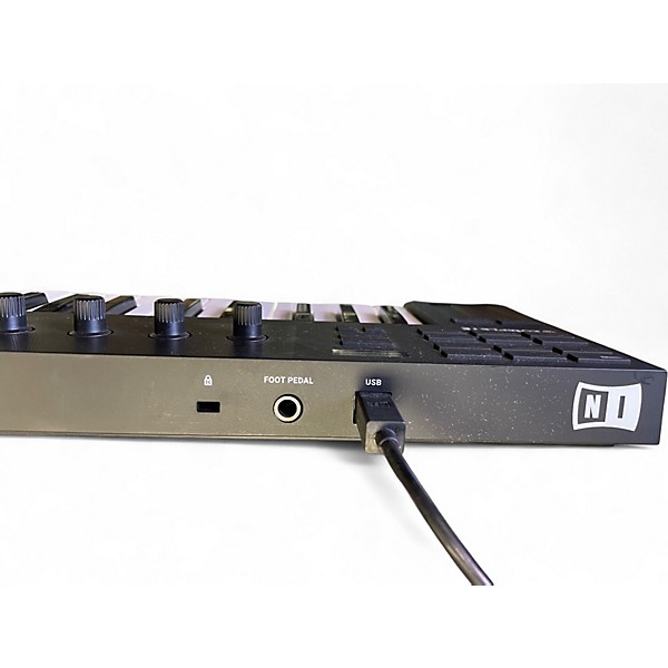 Used Native Instruments KOMPLETE KONTROL M32