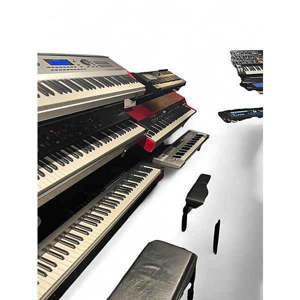 Used Akai Professional MPC LIVE II Production Controller