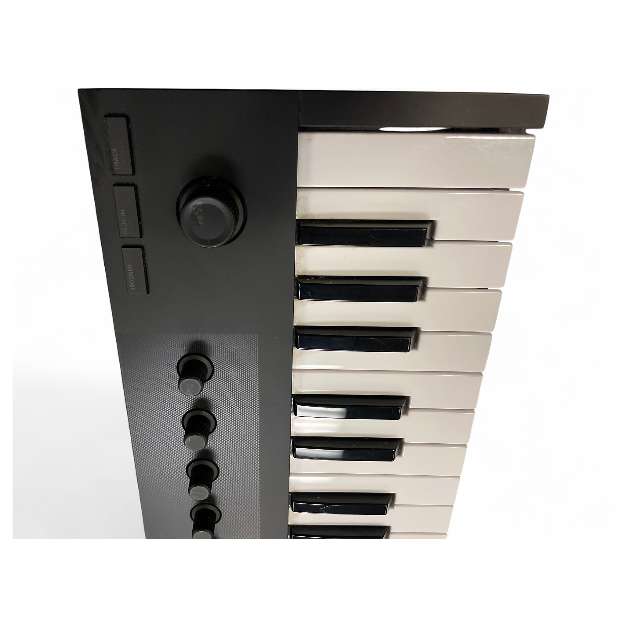 Used Native Instruments M32 MIDI Controller | Guitar Center