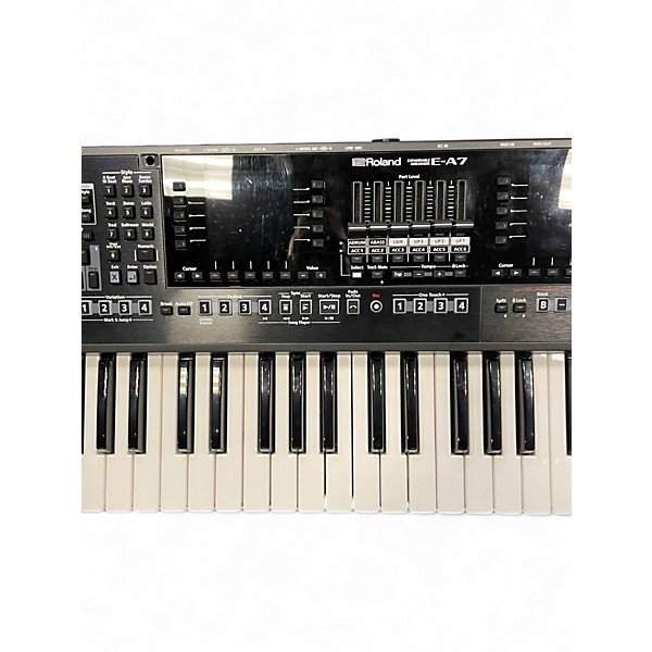 Used Roland EA7 Arranger Keyboard