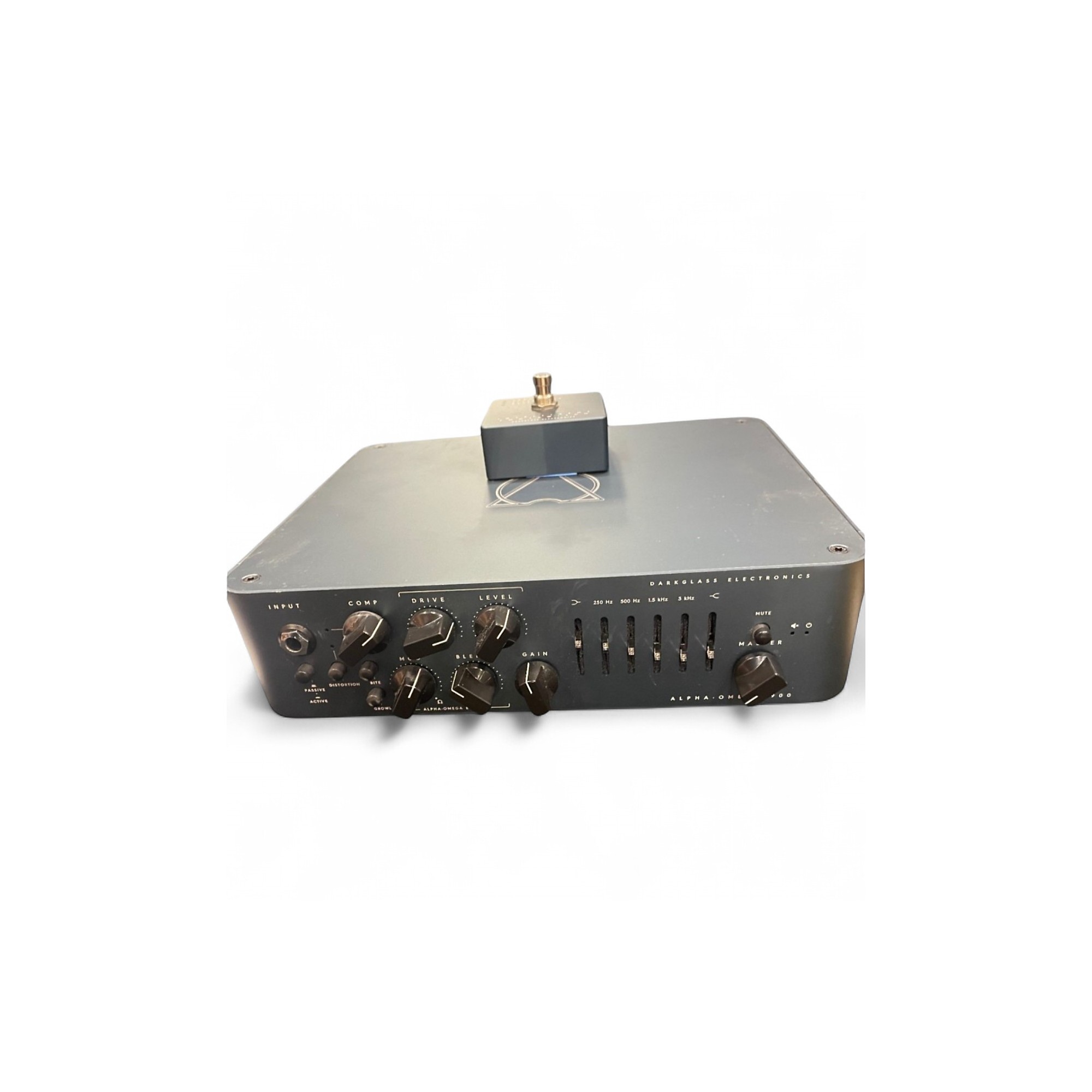 Used Darkglass ALPHA OMEGA 900 Bass Amp Head | Guitar Center