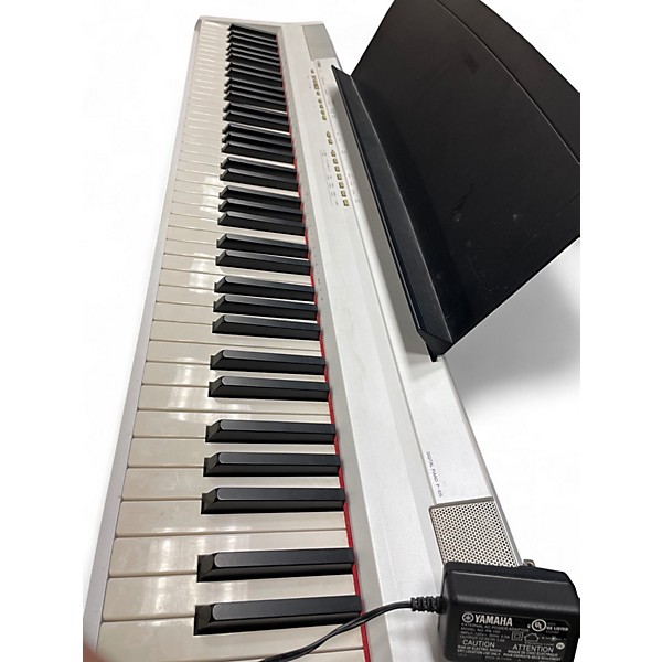 Y 中古 YAMAHA デジタルピアノ P-105 電子ピアノ 88鍵 ホワイト Y YAMAHA デジタルピアノ P-105 電子ピアノ 88鍵 ホワイト