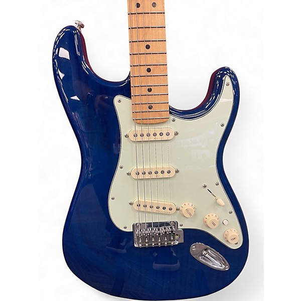 Used Fender Deluxe Stratocaster Blue Sapphire Solid Body