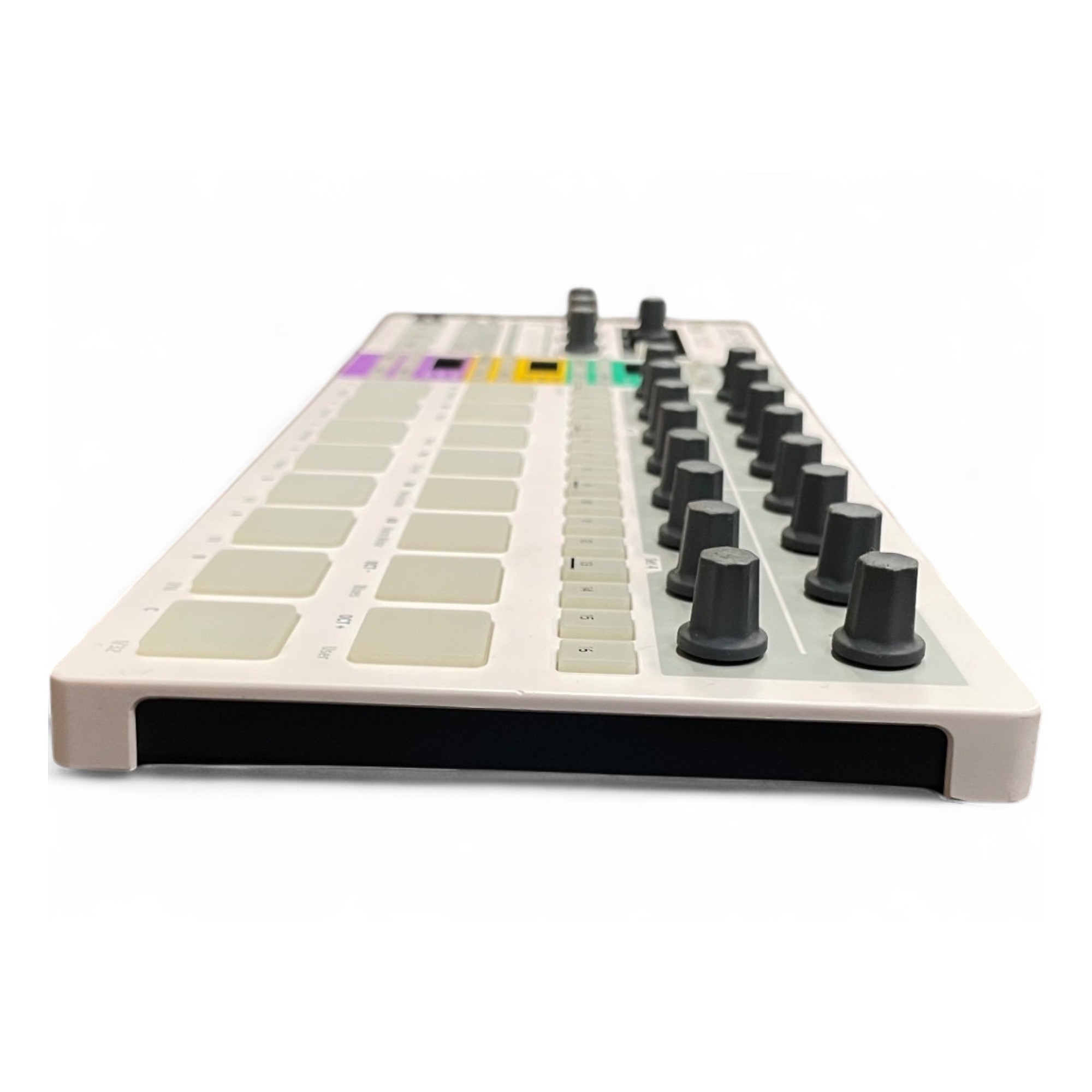 【美品】ARTURIA BeatStep Pro Amazon.com: Arturia BeatStep Pro Controller and Sequencer