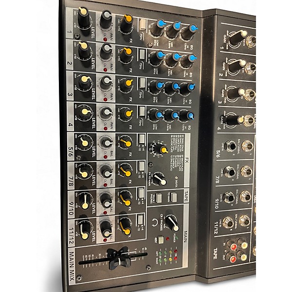 Used Mackie mix 12fx Powered Mixer