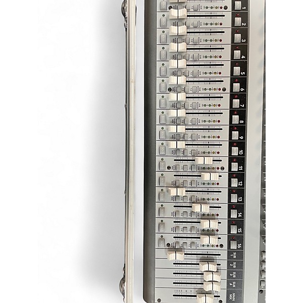 MACKIE ONYX 1640〔ハードケース付き〕 Used Mackie ONYX 1640 with Flight Case Unpowered Mixer