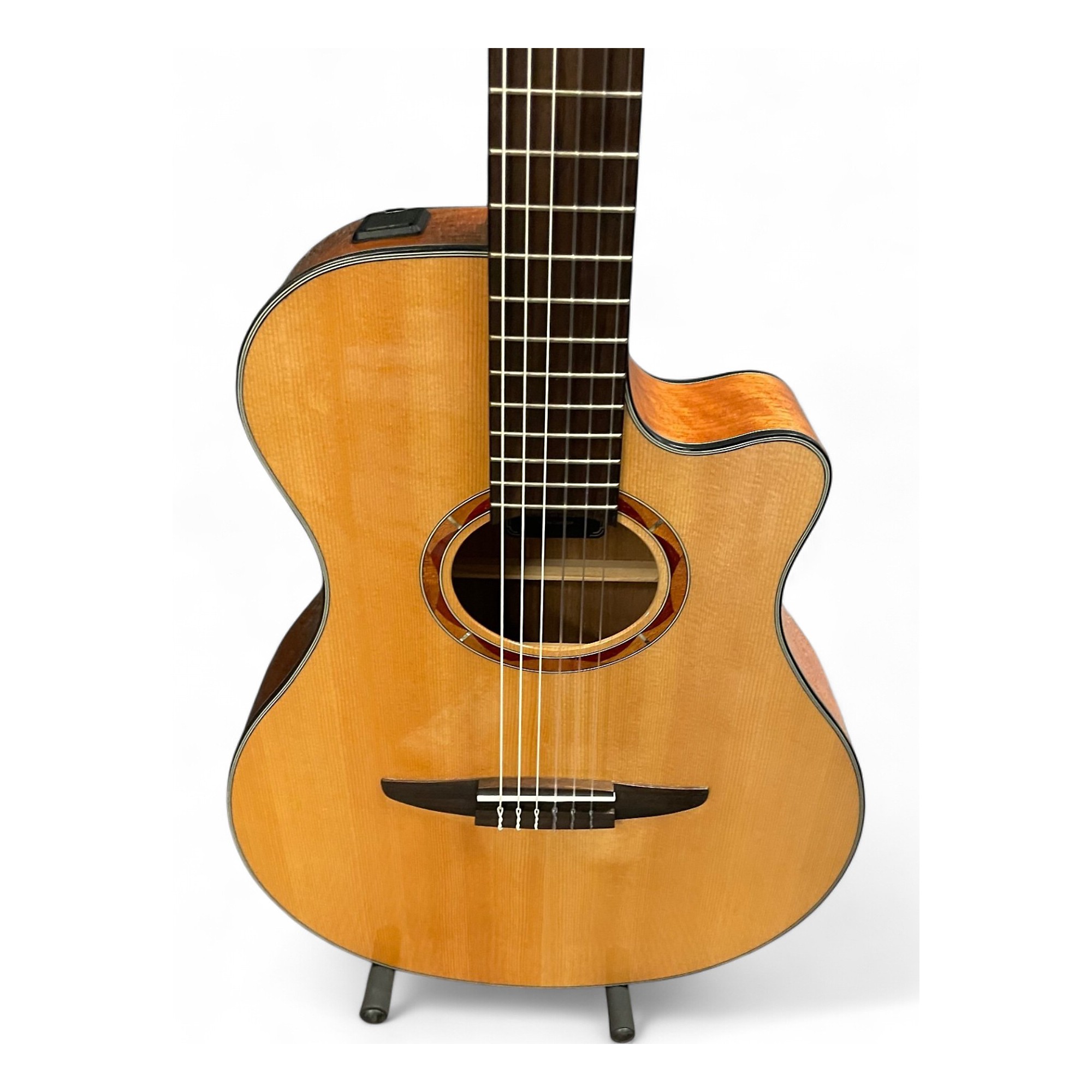 美品 YAMAHA NTX700 classical guitar Yamaha NTX700 Classical Cutaway - Natural | Sweetwater