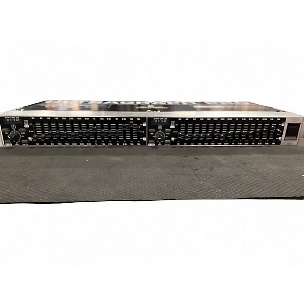 Used Behringer ULTRAGRAPH PRO FBQ1502 Equalizer