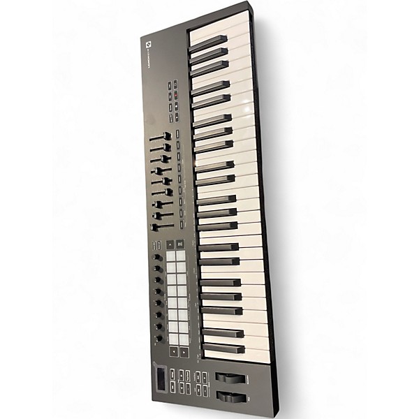 Novation Launchkey 49 MIDIキーボード Novation Launchkey 49 MIDI Controller