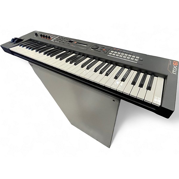 Used Yamaha MX61 61 Key Keyboard Workstation