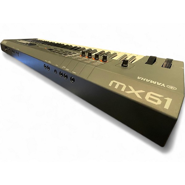 Used Yamaha MX61 61 Key Keyboard Workstation