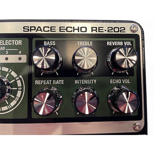 Used BOSS RE-202 Effect Pedal