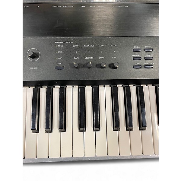 Used KORG Krome 73 Key Keyboard Workstation