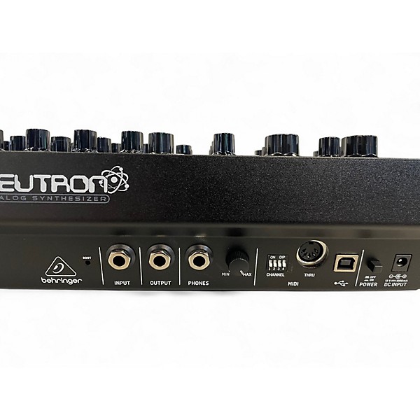 Behringer Neutron シンセサイザー Used Behringer NEUTRON Synthesizer | Guitar Center
