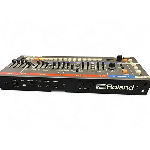 Used Roland JU-06A Synthesizer