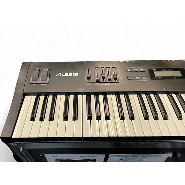 Used Alesis qs71 Digital Piano