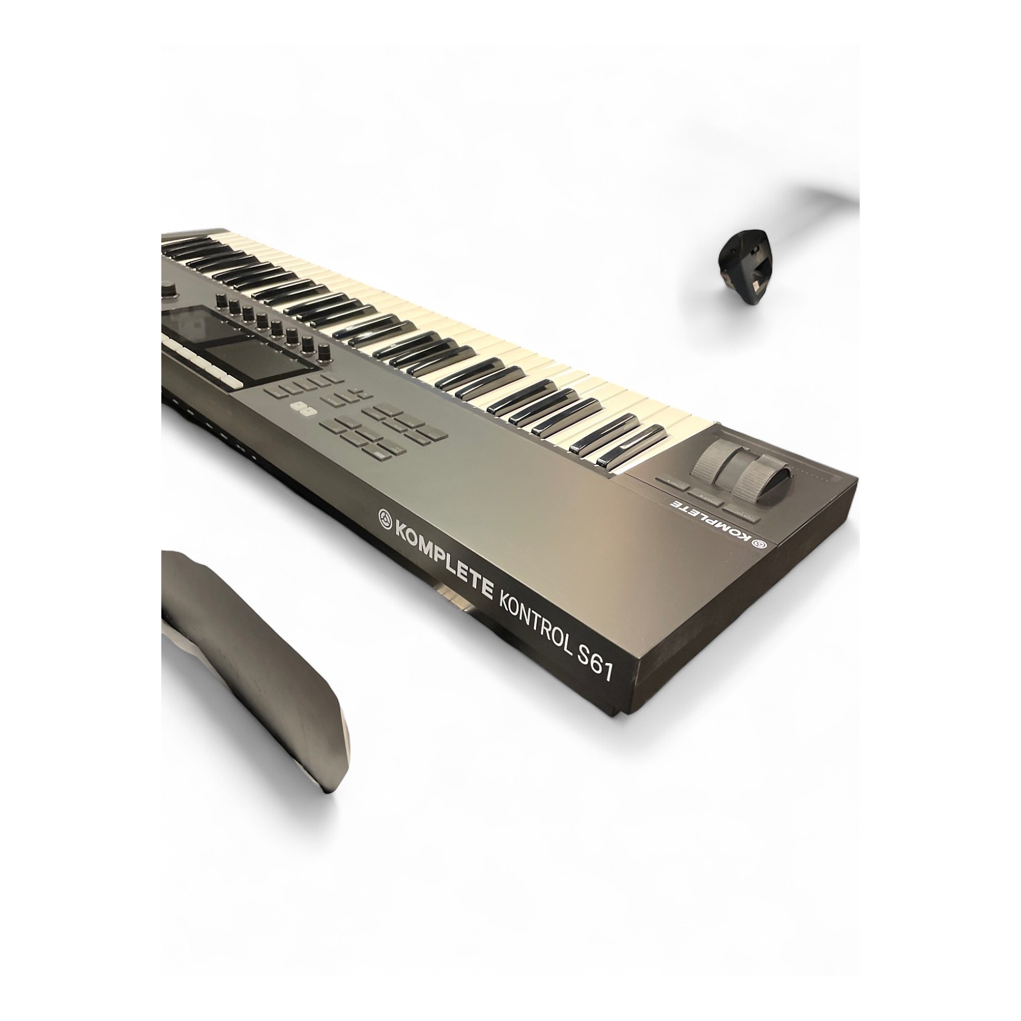 Used Native Instruments Komplete Kontrol S61 MK2 MIDI