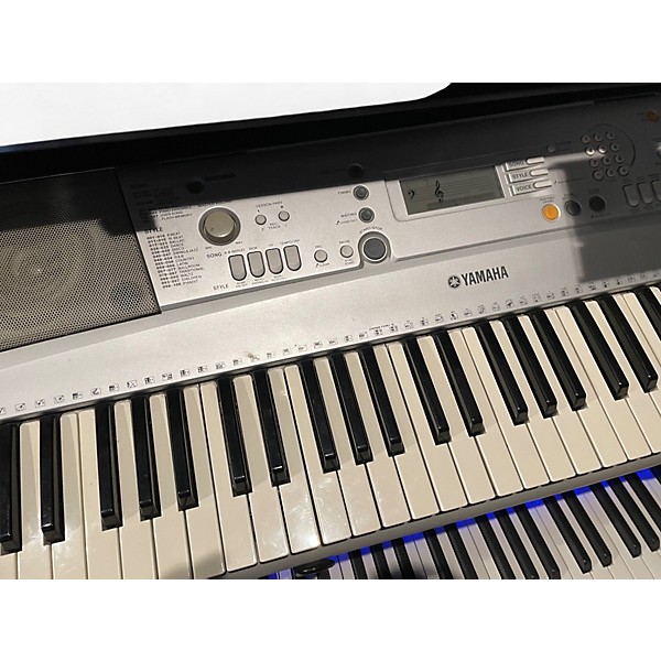 Used Yamaha YPT330 61 Key Portable Keyboard