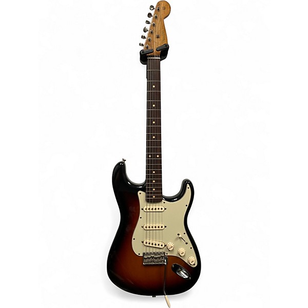 Used Fender Classic Series '60s Stratocaster 3 Color Sunburst Solid Body Electric Guitar