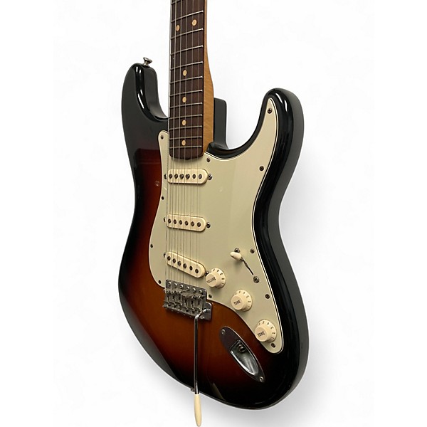 Used Fender Classic Series '60s Stratocaster 3 Color Sunburst Solid Body Electric Guitar