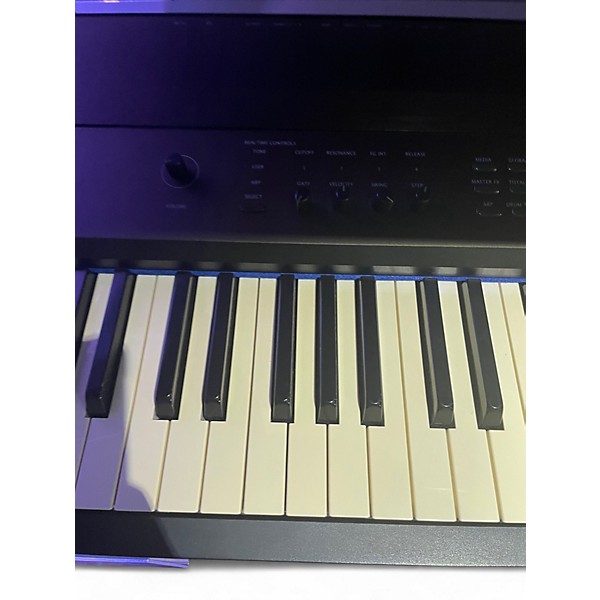 Used KORG Krome 88 Key Keyboard Workstation